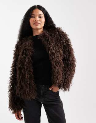 New Look Petite - Veste en fausse fourrure à poils longs - Marron-Brown