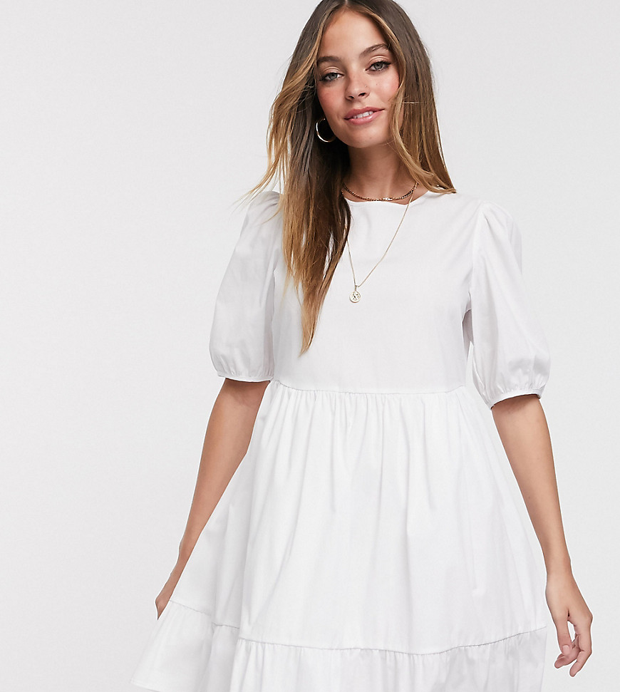 New Look Petite – Vit smockklänning i minimodell med poplin och puffärmar