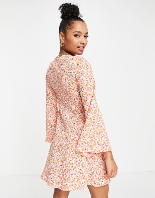 New Look Petite – Vorn gebundenes Minikleid mit orangem Blumenmuster, 2 von 4