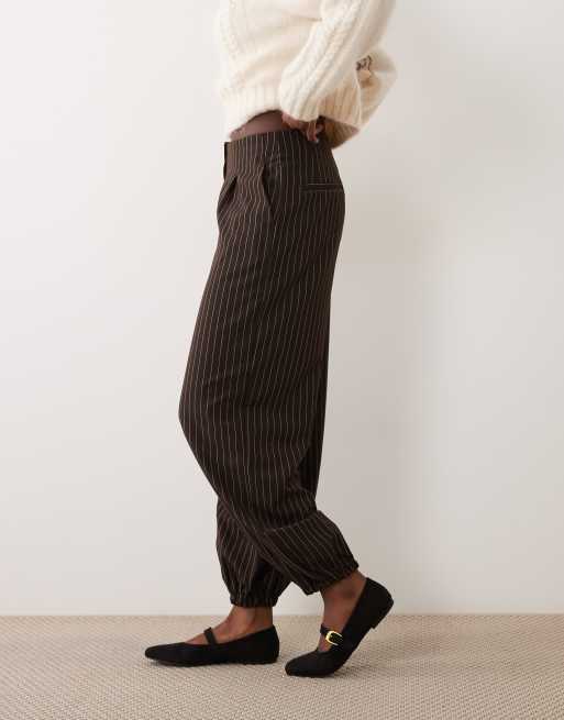 New Look pinstripe balloon pants in dark brown, 3 of 5