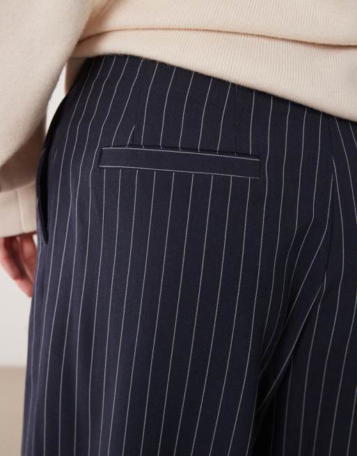 New Look pinstripe balloon trouser in navy, 3 of 5