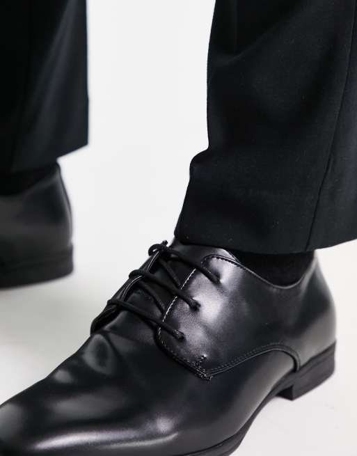 New Look plain formal lace up brogues in black ASOS