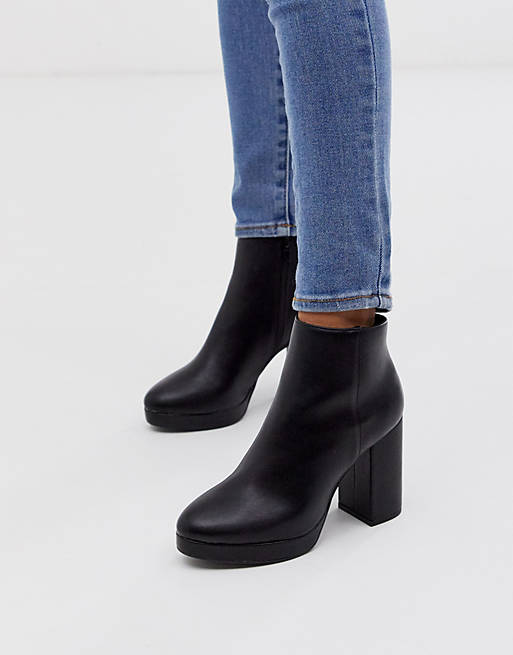 New Look platform heeled boots in black | ASOS