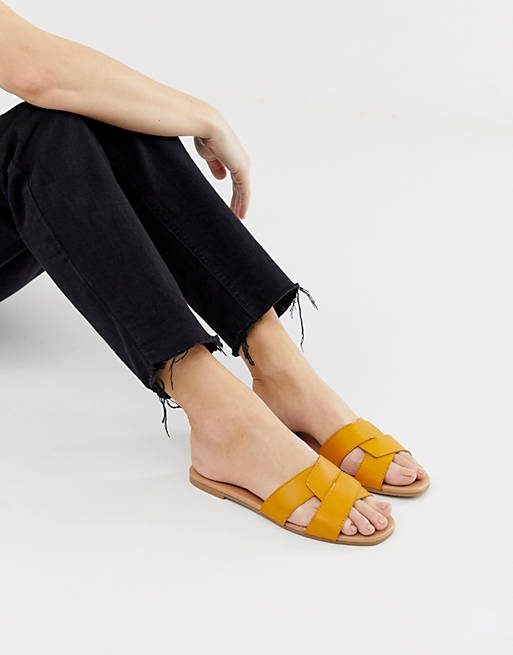 Plaatsen Malaise impuls New Look - Platte instap-sandalen met gekruist bandje in donkergeel | ASOS