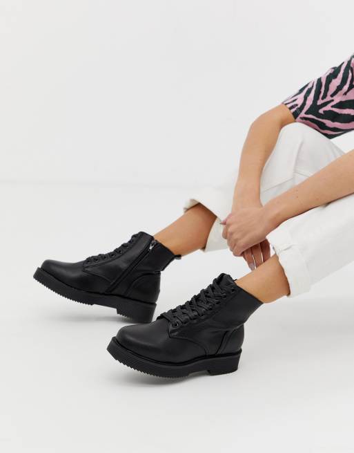 New Look - Platte laarzen met dikke plateauzool in zwart