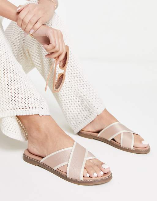 New Look - Platte sandalen met gekruiste bandjes met bies in gebroken wit