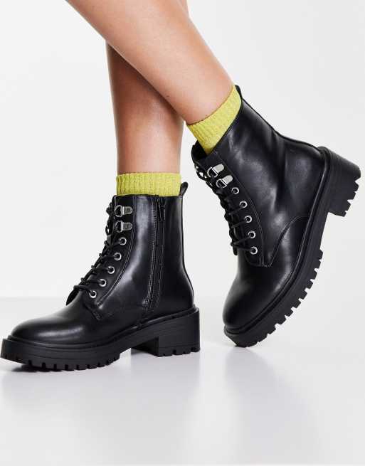 New Look - Platte veterlaarzen met dikke zool in zwart, 3 van 4