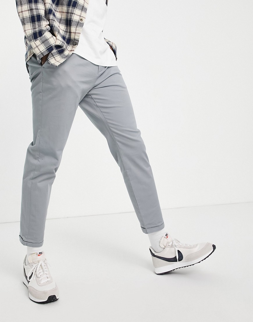 New Look pleated chino pants in gray-Blues