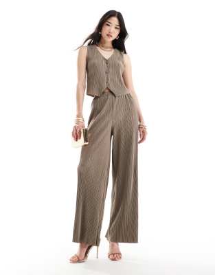 New Look plisse wide leg trousers in brown