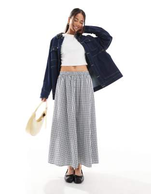 New Look - Plissierter Midirock in Blau mit Vichy-Karos