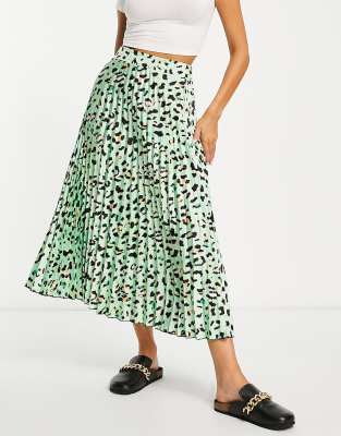 New Look – Plissierter Midirock mit Leopardenmuster in Grün