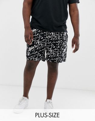 New Look Plus – Shorts med svart och vitt mönster