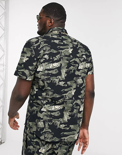 Men New Look Plus & Tall leafy camo ripstop short sleeve shirt in black 
