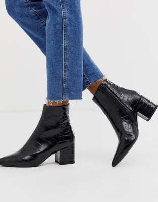 new look pointed block heeled boots in black croc