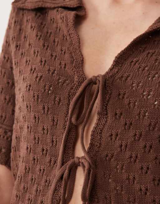 New Look – Pointelle-Strickjacke in Braun mit Bindedetail vorne und Kragen, 4 von 4