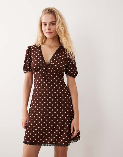 New Look polka dot crinkle lace trim mini dress in brown, 2 of 4