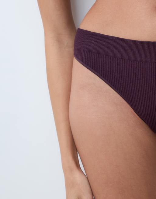 New Look – Prążkowane bezszwowe stringi w bordowym kolorze, 4 z 5