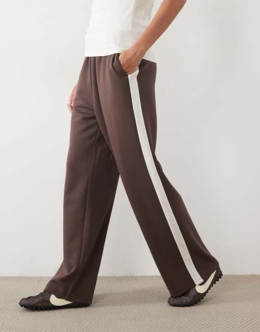 New Look Premium side stripe jogger in dark brown, 2 of 5