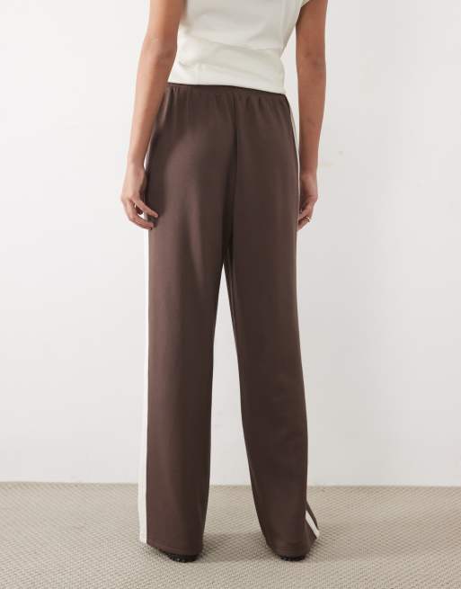 New Look Premium side stripe jogger in dark brown, 5 of 5