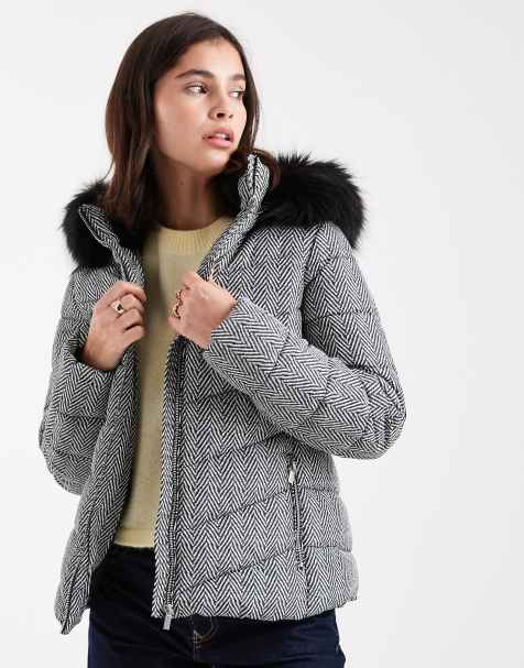 New Look printed ski puffer jacket in black