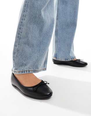 New Look PU ballet flats in black | ASOS