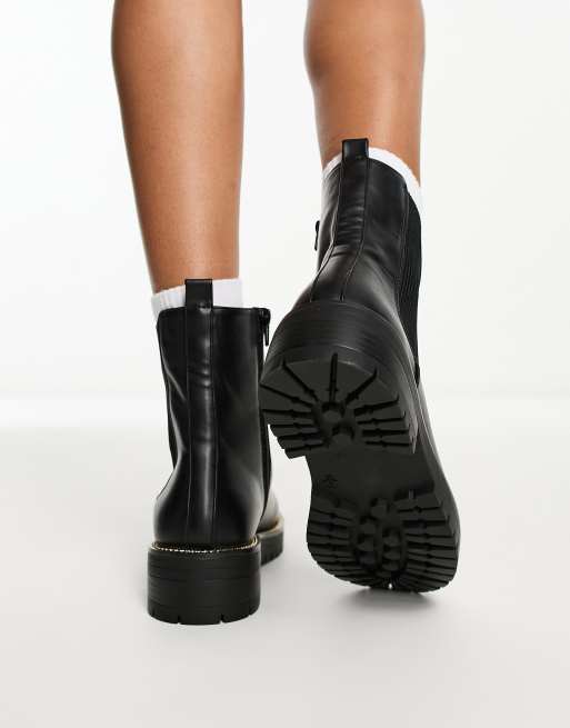 New Look PU chain detail chelsea boots in black, 2 of 4
