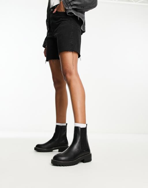 New Look PU chain detail chelsea boots in black, 4 of 4