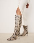 [New Look] New Look PU heel knee boots in snake print-White 36 CREAM