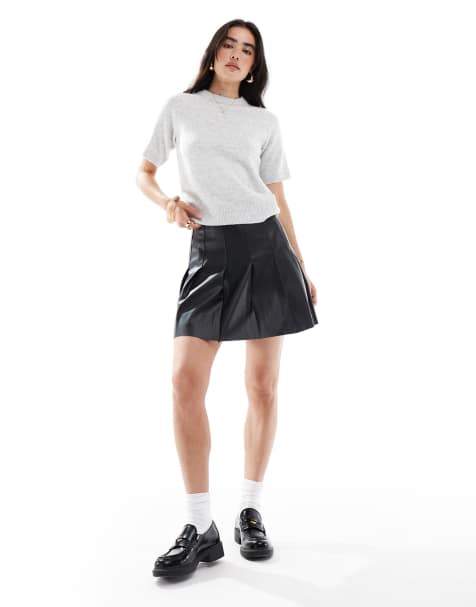 New Look PU pleated mini skirt in black - view 1