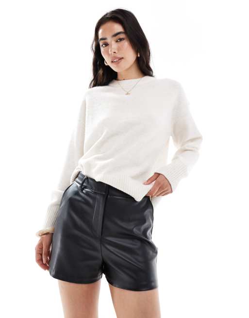 New Look PU tailored short in black