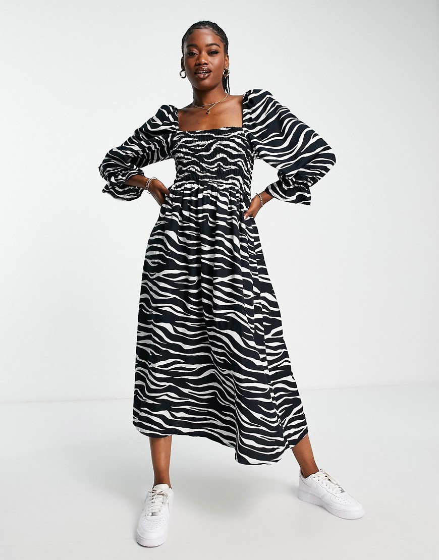 puff sleeve shirred top midi dress in zebra print-Black