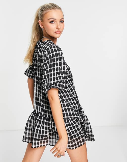 New Look puff sleeve smock mini dress in black check, 2 of 4