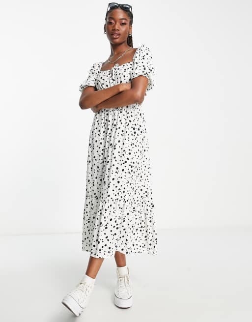 New Look puff sleeve tiered midi dress in black dalmatian print