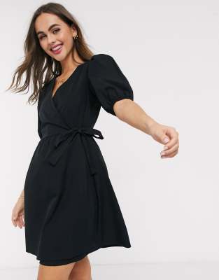 black dress puff sleeves