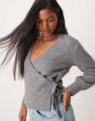 New Look - Pullover in Grau mit Wickeldesign