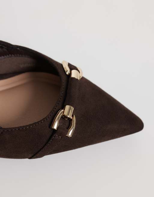 New Look pumps med slingback, spänne och mockaimitation i brunt, 3 av 4