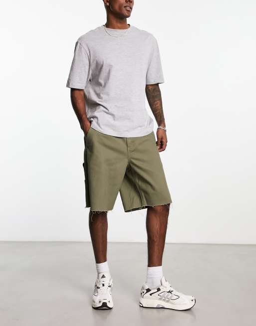 New Look raw hem relaxed carpenter shorts in khaki