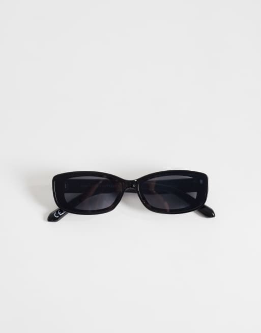 New Look rectangle sunglasses in black, 3 of 3