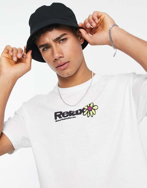 New Look relaxed daisy t-shirt in white