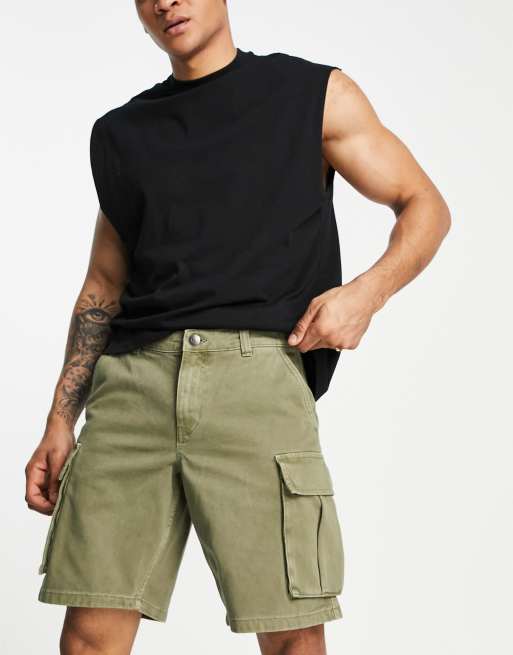 New Look relaxed fit cargo shorts in dark khaki