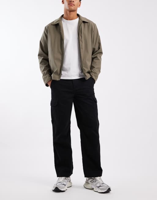 New Look relaxed fit cargo trousers in black, 2 of 5