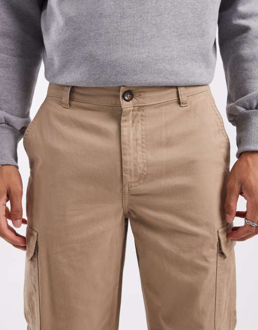 New Look relaxed fit cargo trousers in tan, 4 of 5