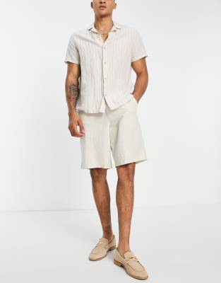 NEW LOOK RELAXED FIT LINEN SHORTS IN OFF WHITE