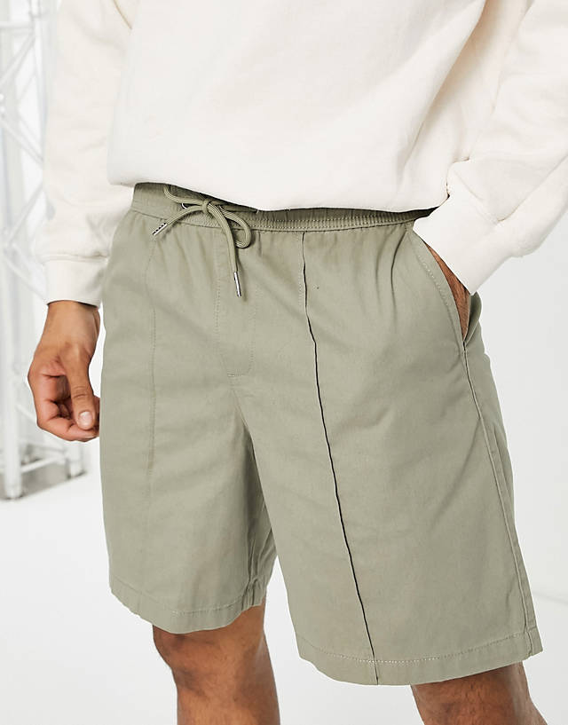 New Look - relaxed fit pull on shorts with pintuck in dark khaki