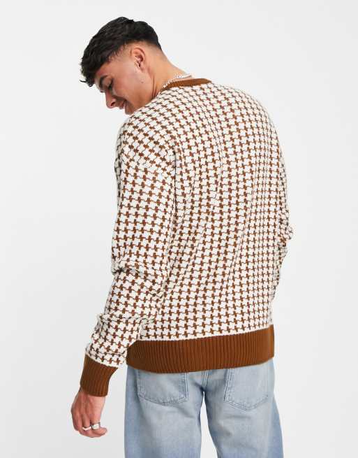 New Look relaxed fit puppytooth jumper in brown, 4 of 4