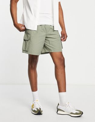 New Look relaxed fit short with pockets in light khaki
