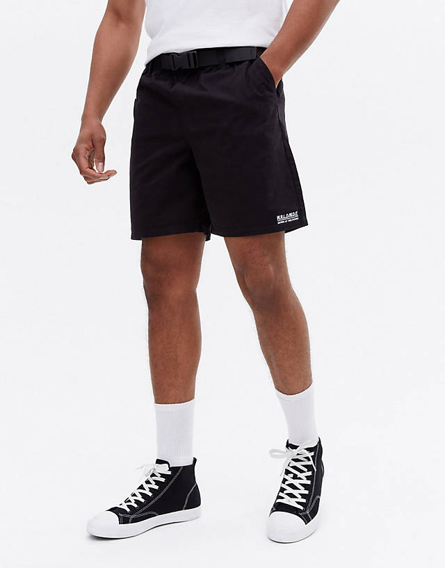 New Look - relaxed fit shorts with clip belt in black