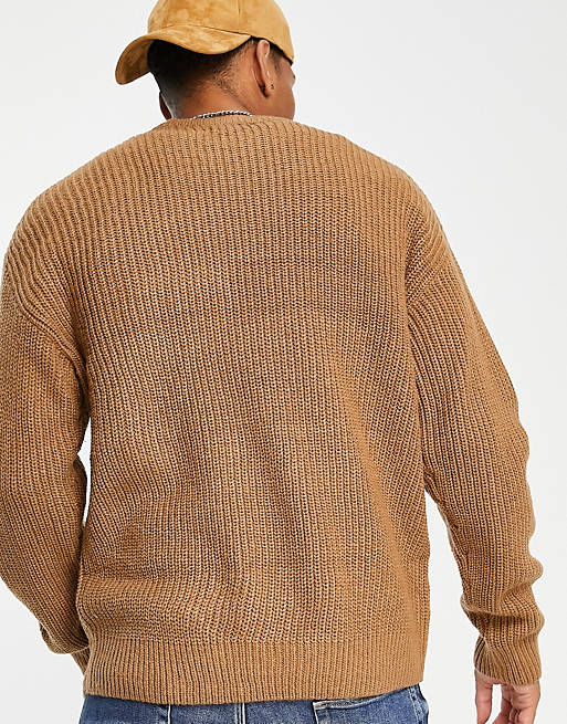 Men New Look relaxed knitted fisherman jumper in brown 