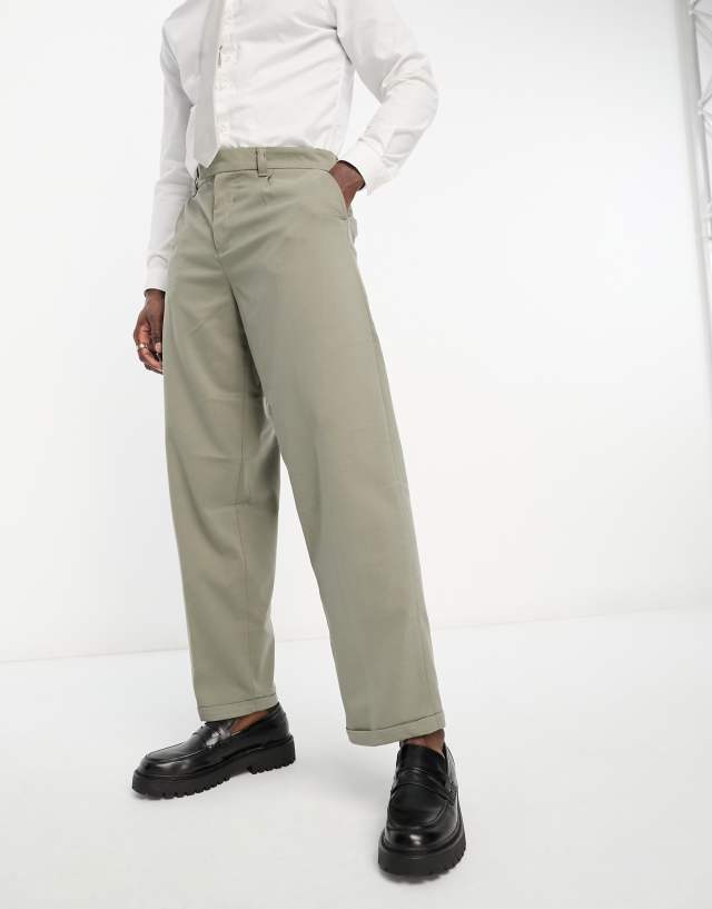 New Look - relaxed pleat front trousers in khaki