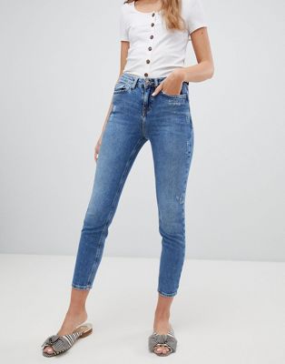 relaxed skinny jeans